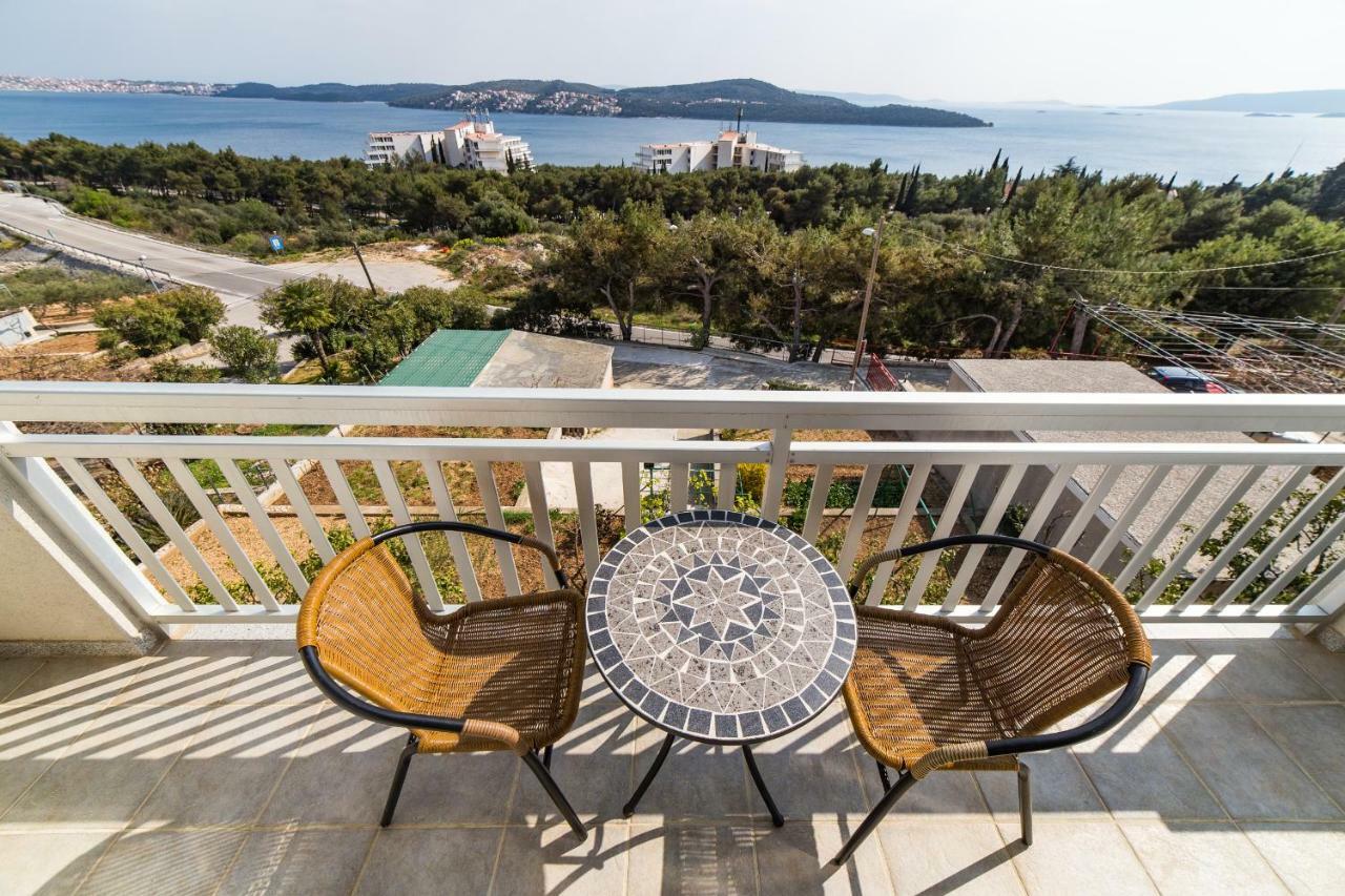 Apartments Rose Trogir Exterior foto