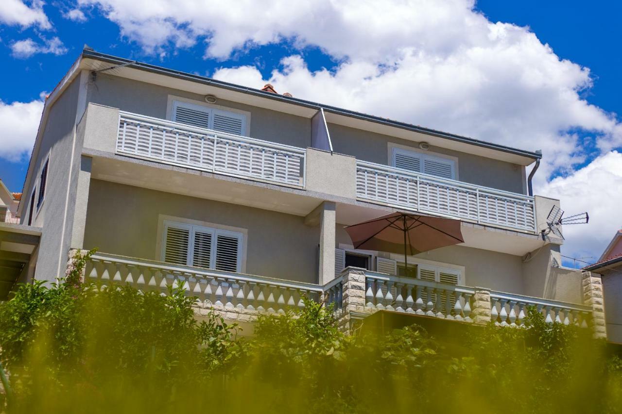 Apartments Rose Trogir Exterior foto