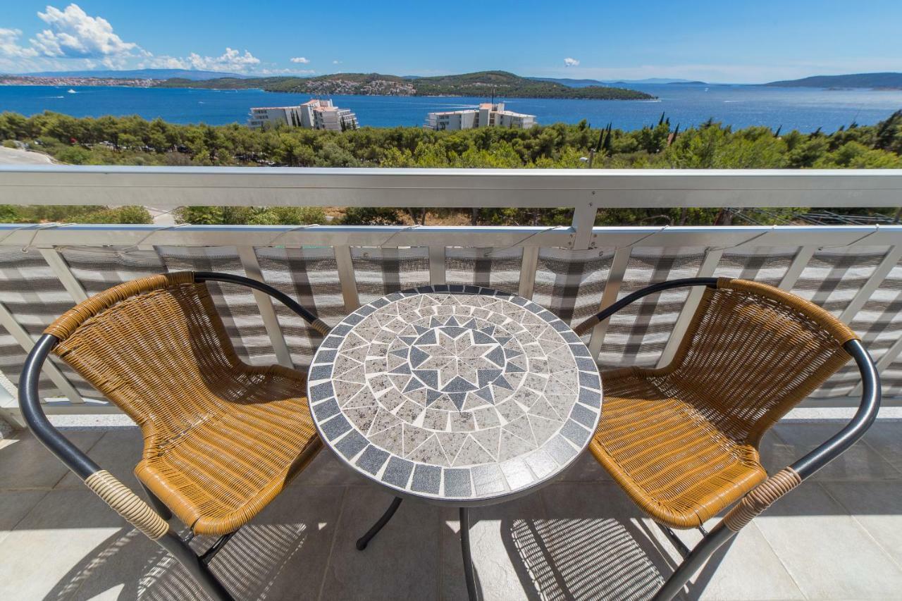 Apartments Rose Trogir Exterior foto